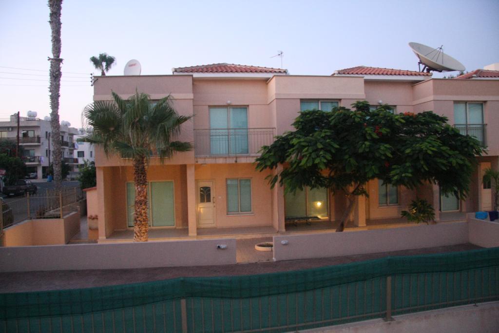 Theo's * Pafos